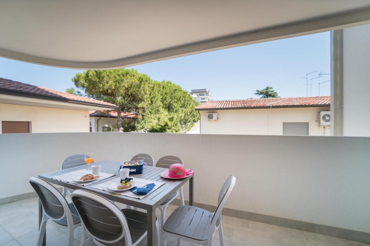Appartamenti Torre Bianca Lignano Sabbiadoro Exteriör bild